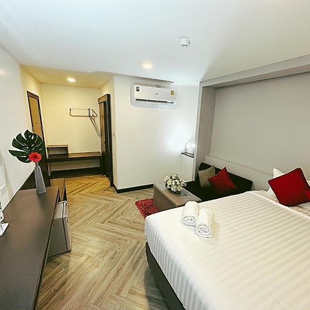 14 Sathorn Hotel No-Parking Bangkok Extérieur photo