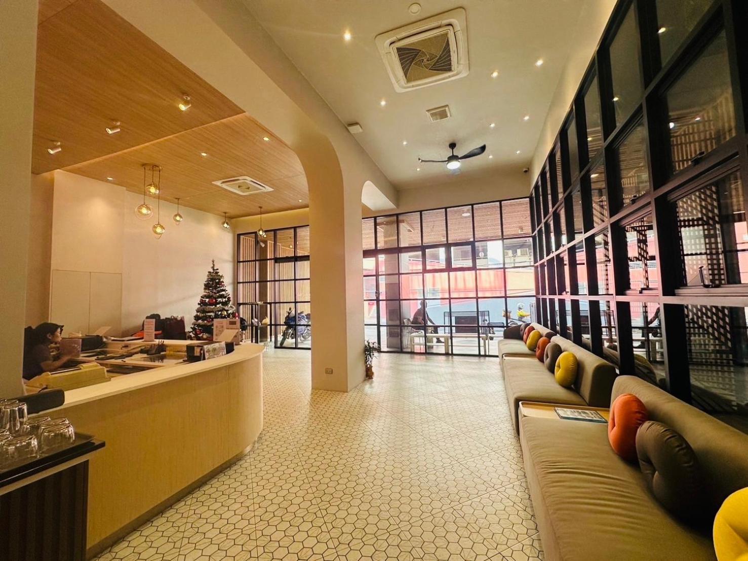 14 Sathorn Hotel No-Parking Bangkok Extérieur photo