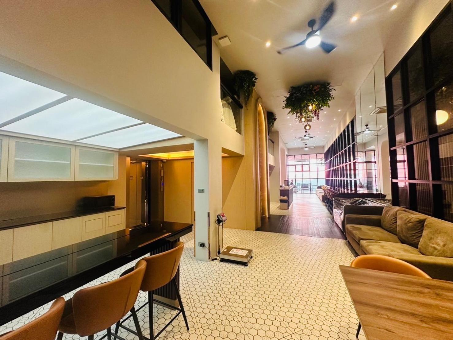 14 Sathorn Hotel No-Parking Bangkok Extérieur photo